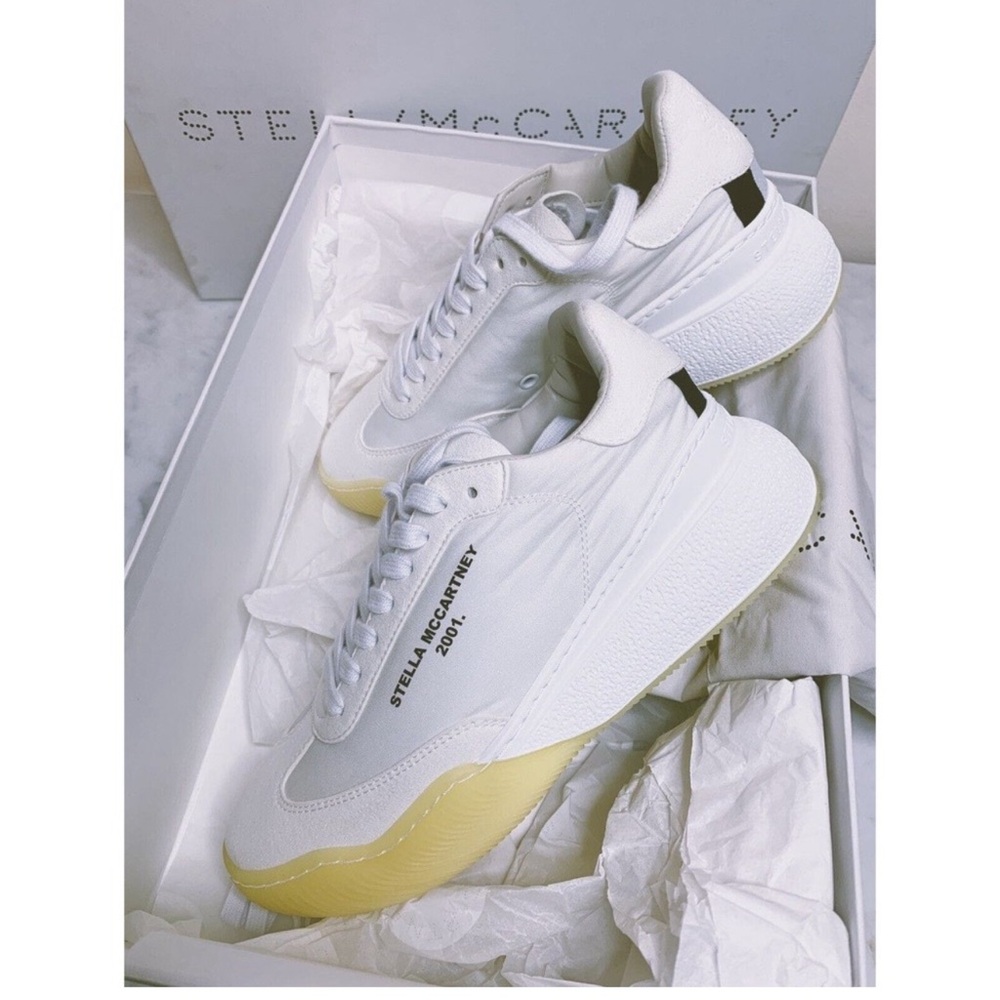 NIB Stella McCartney White Runner
NWT)
Loop Sneakers Sz 37